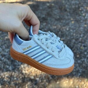 Adidas Kids Sneakers in Gray and Blue with Gum Sole